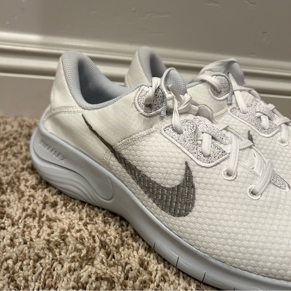 Nike Flex Men’s Running Shoes Size 12 | White & Silver | New in Box - Picture 2 of 11
